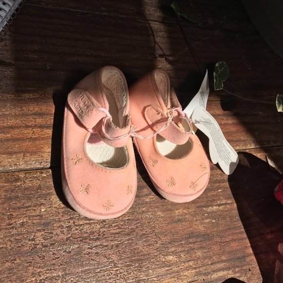 HUGS AND KISSES TODDLER SHOES - Picture 4 of 6